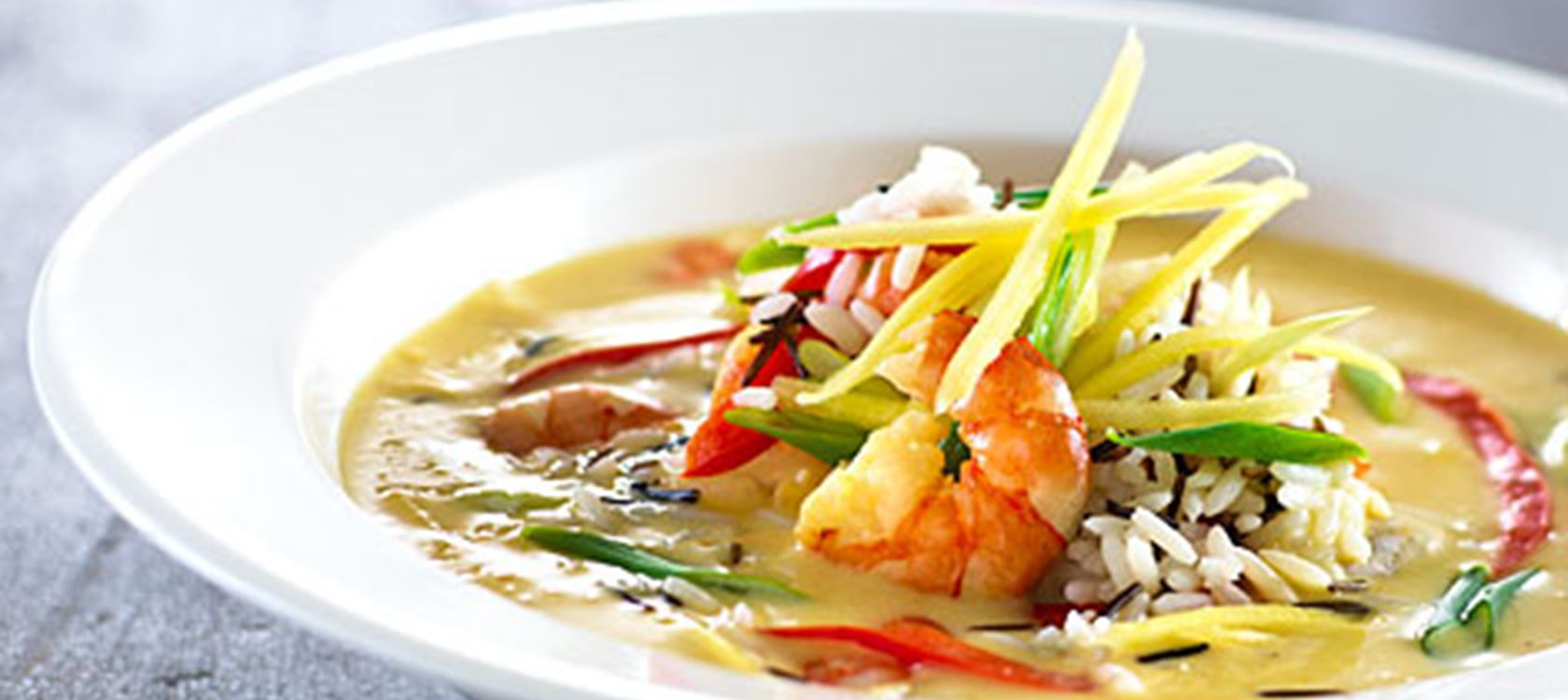 Krydret suppe med mango og tigerrejer