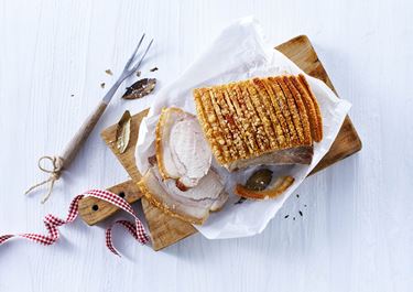 Langtidsstegt Flaeskesteg Laekker Svinekam I Ovn Opskrift Arla Arla Langtidsstegt Flaeskesteg Laekker Svinekam I Ovn Opskrift Arla Arla