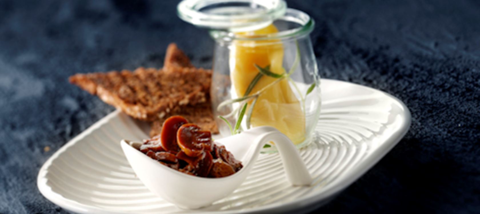 Lun brie i glas til svampechutney