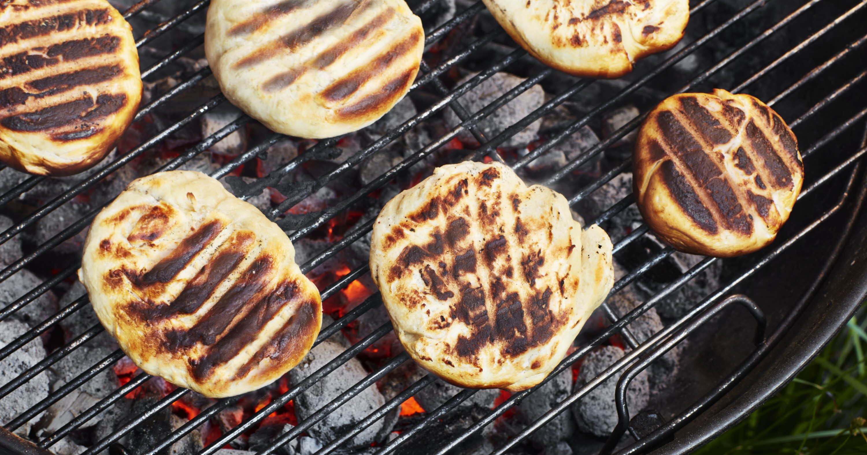 Burgerboller på grillen