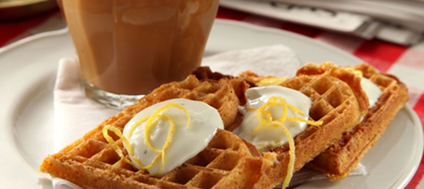 Gulerodsvafler med kvarkcreme