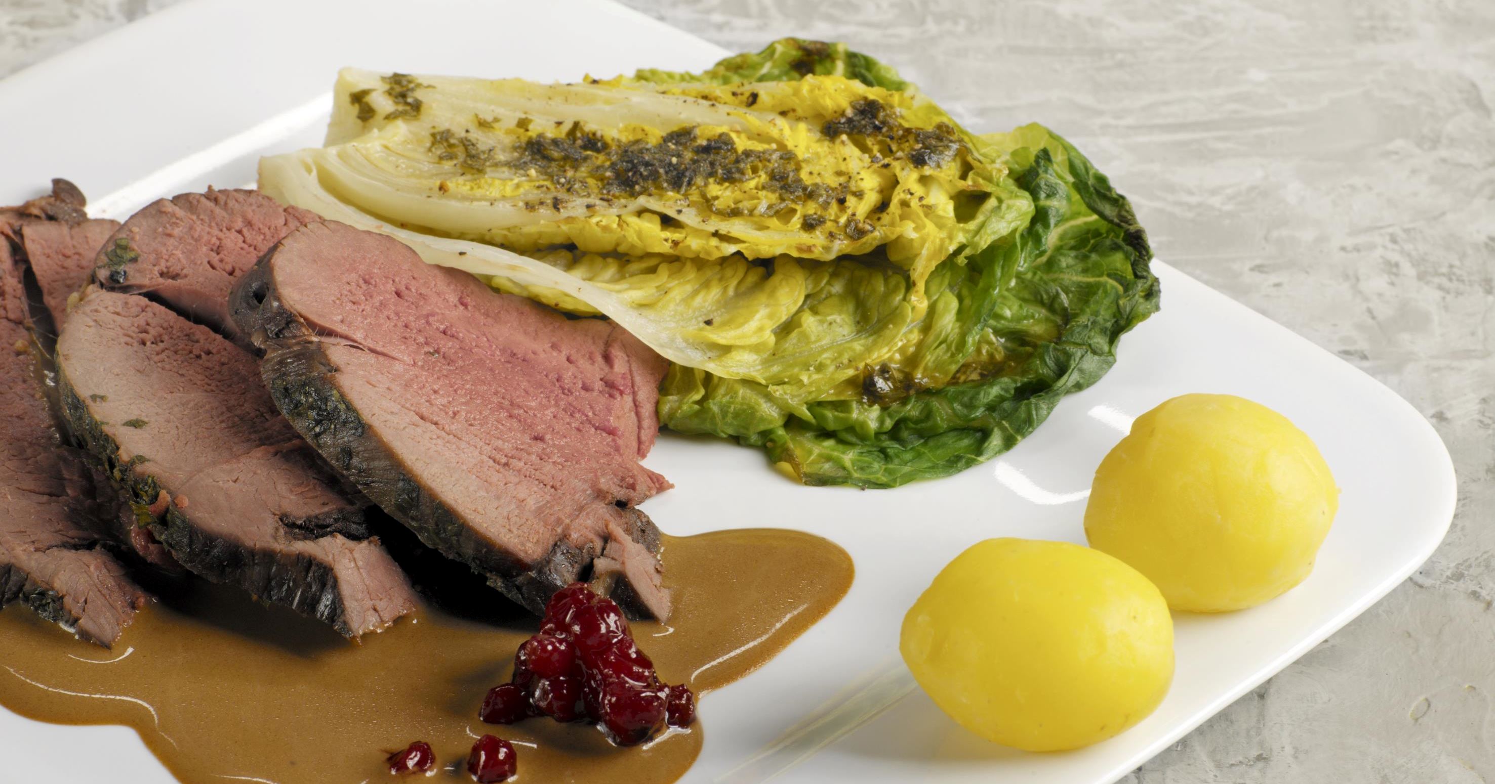 Dyrekølle og grillet hjertesalat