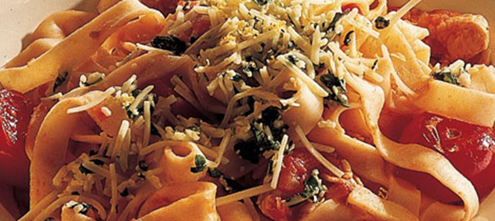 Pasta med kalkun og tomat