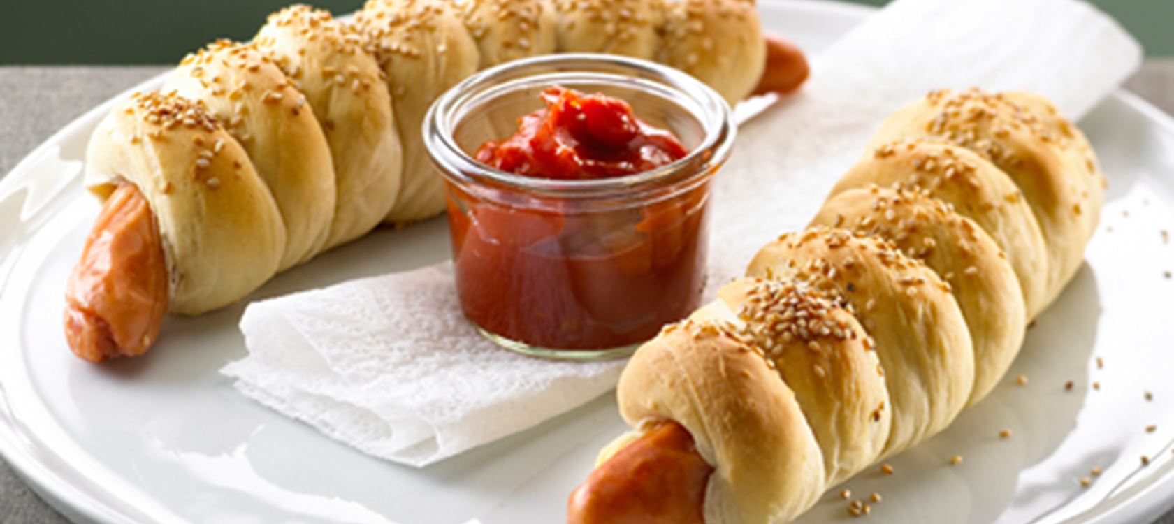 Pølsehorn med krydret ketchup