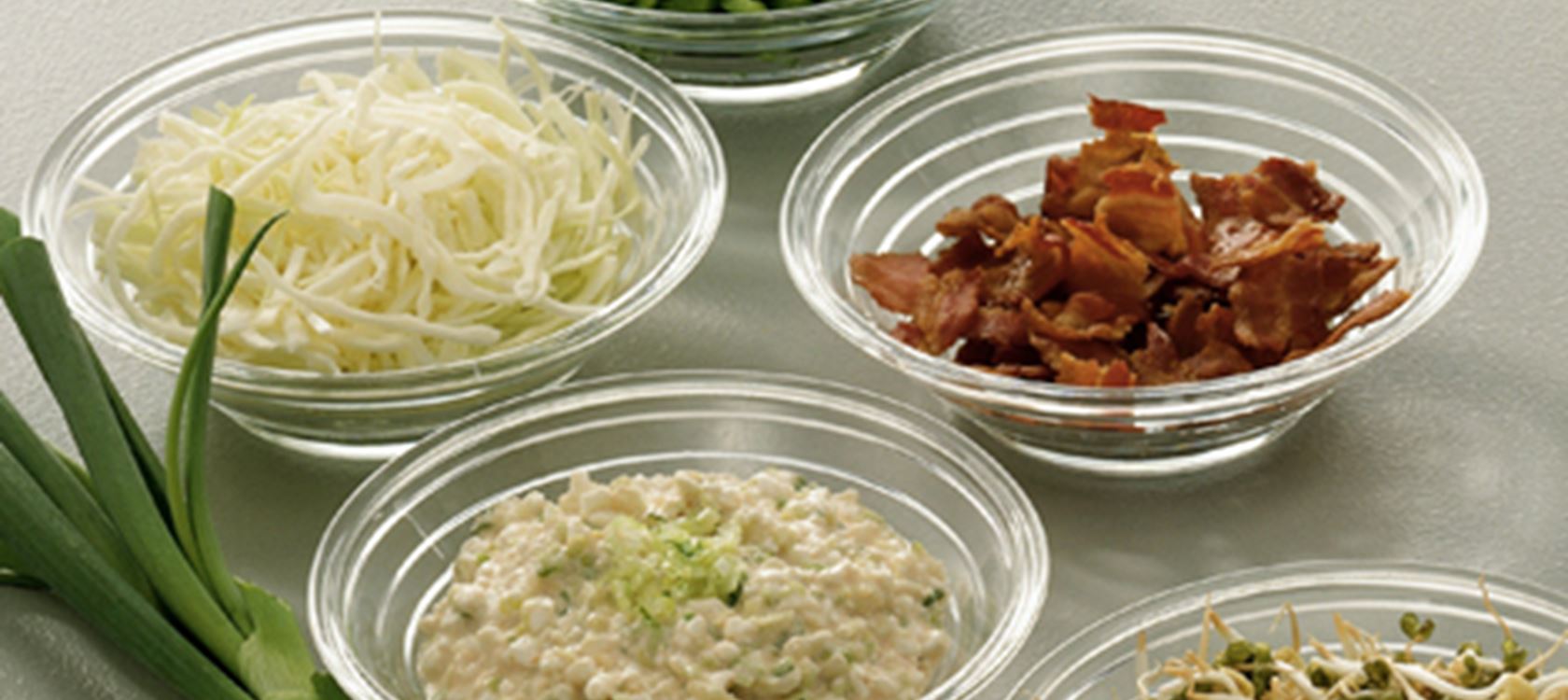 Frokostsalat med hytteost og bacon