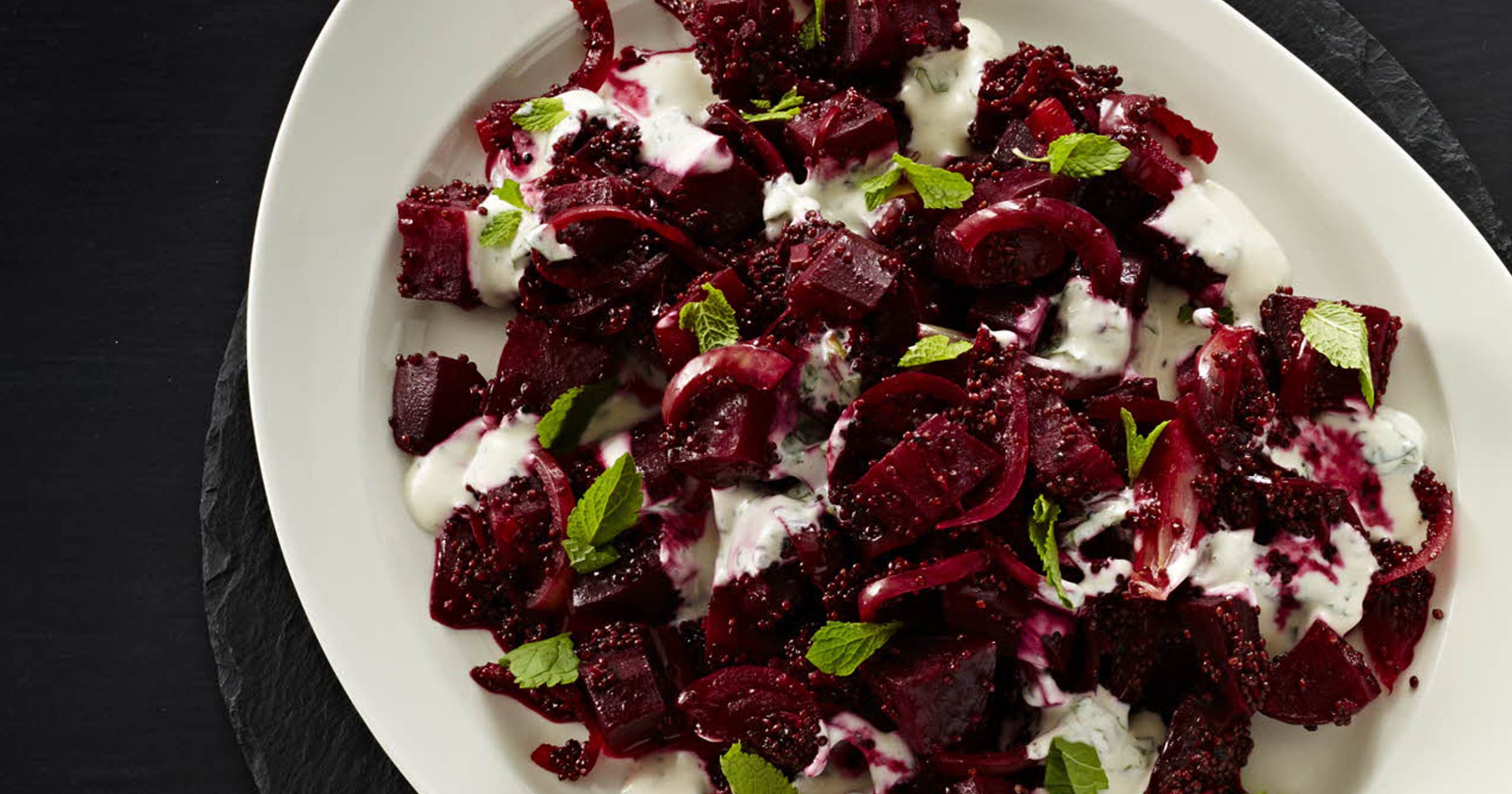 Bagt rødbedesalat med quinoa og myntefløde