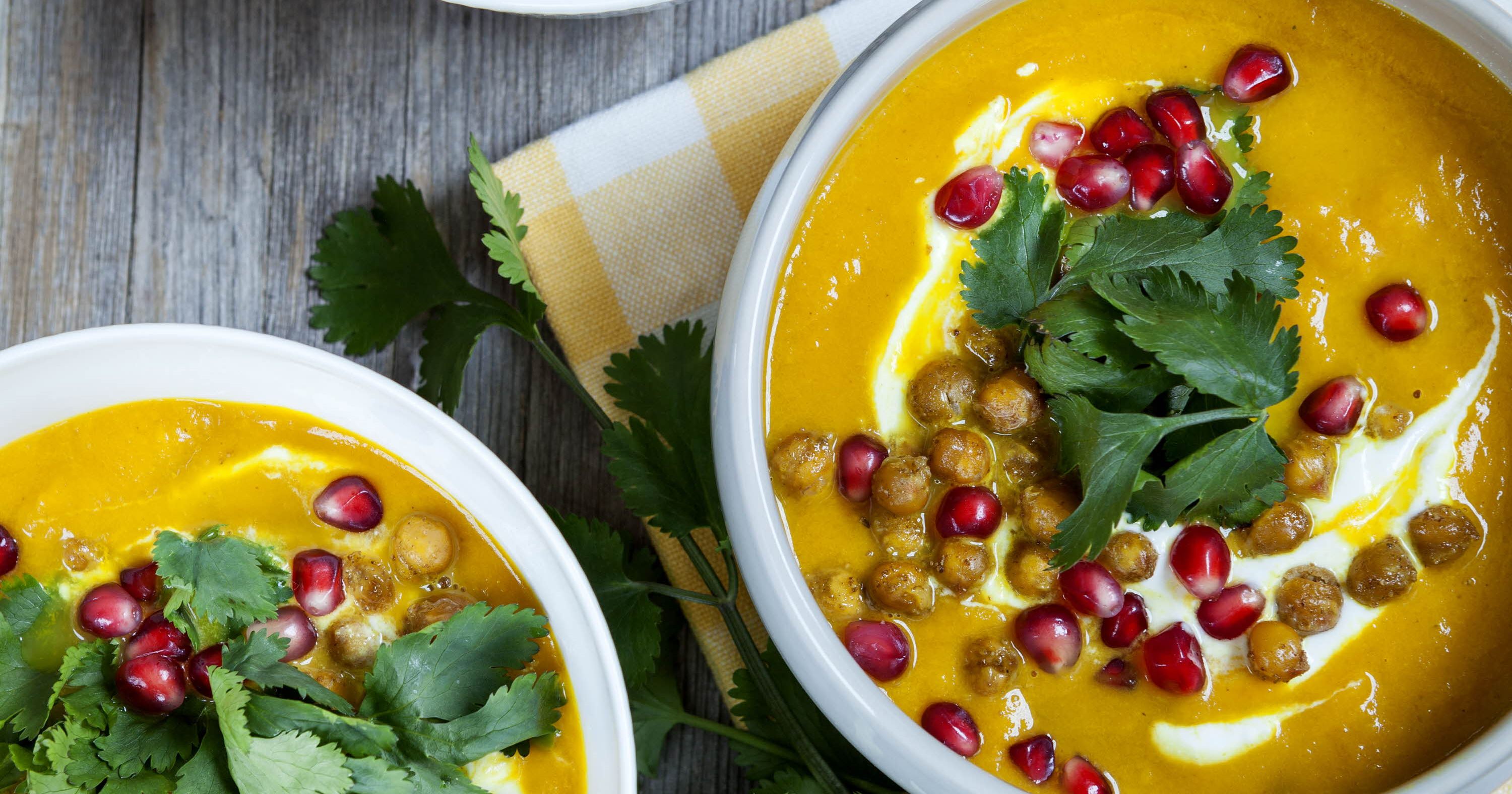 Gulerodssuppe med sprøde kikærter