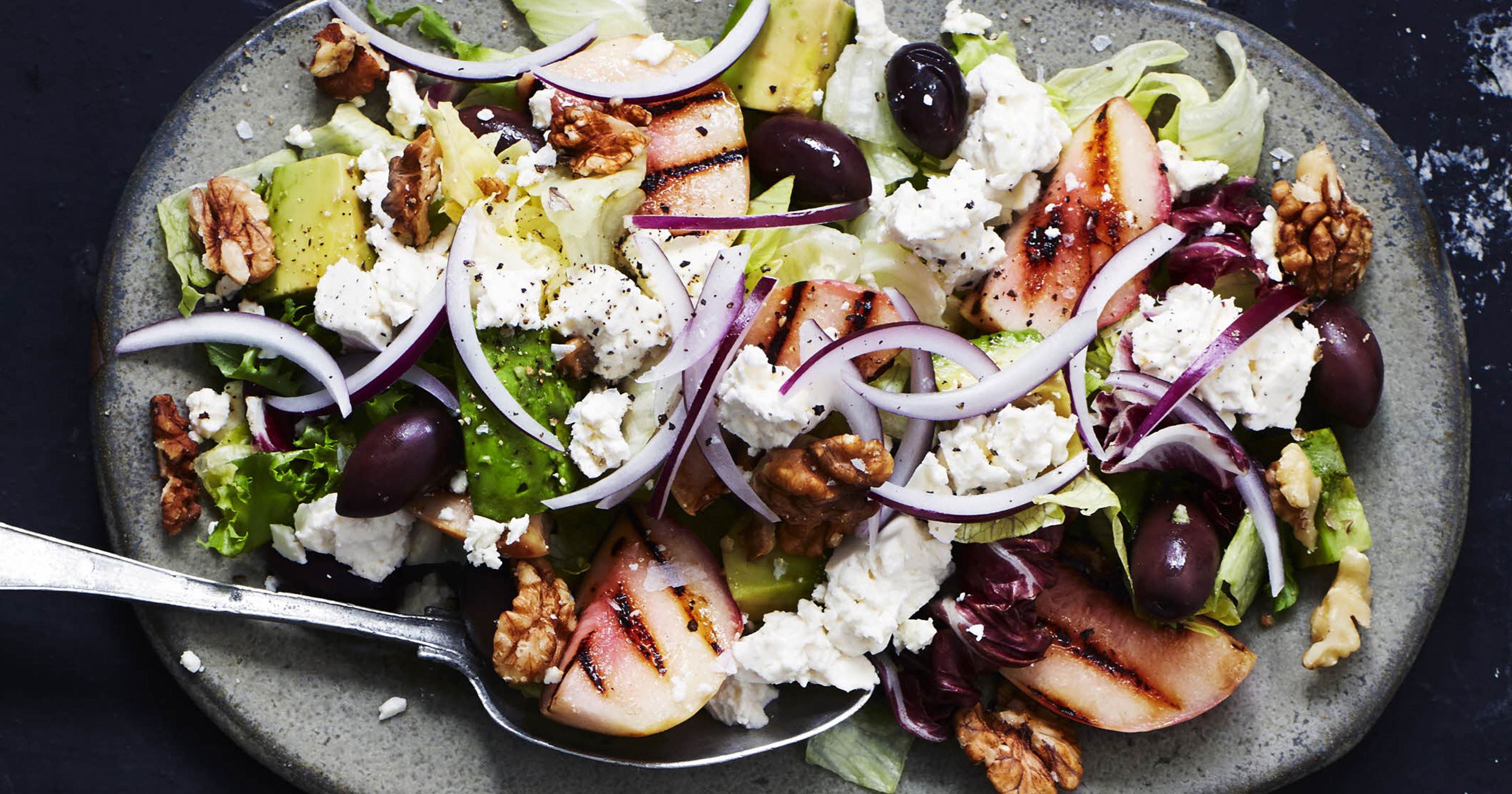 Salat med grillede ferskner