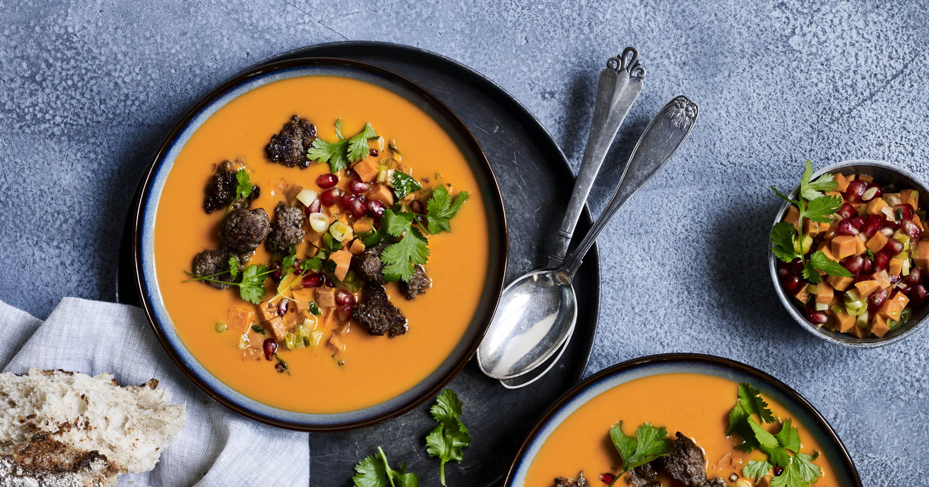 Tomatsuppe med kødboller