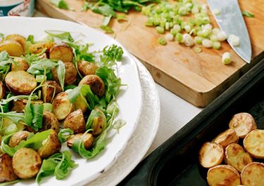 Kartoffelsalat med stegte kartofler