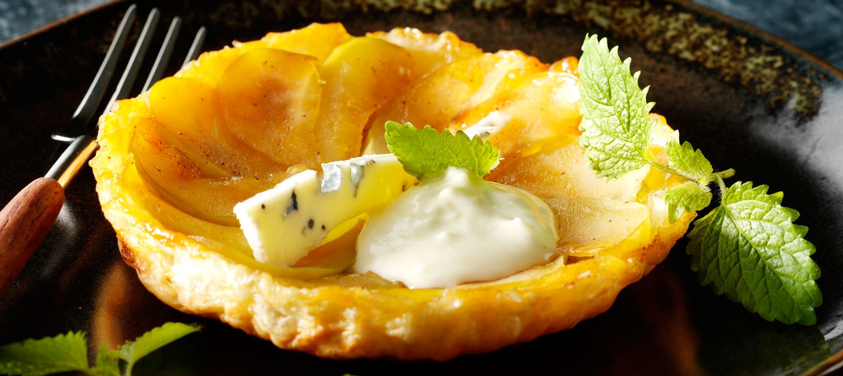 Tarte tatin med ostecreme