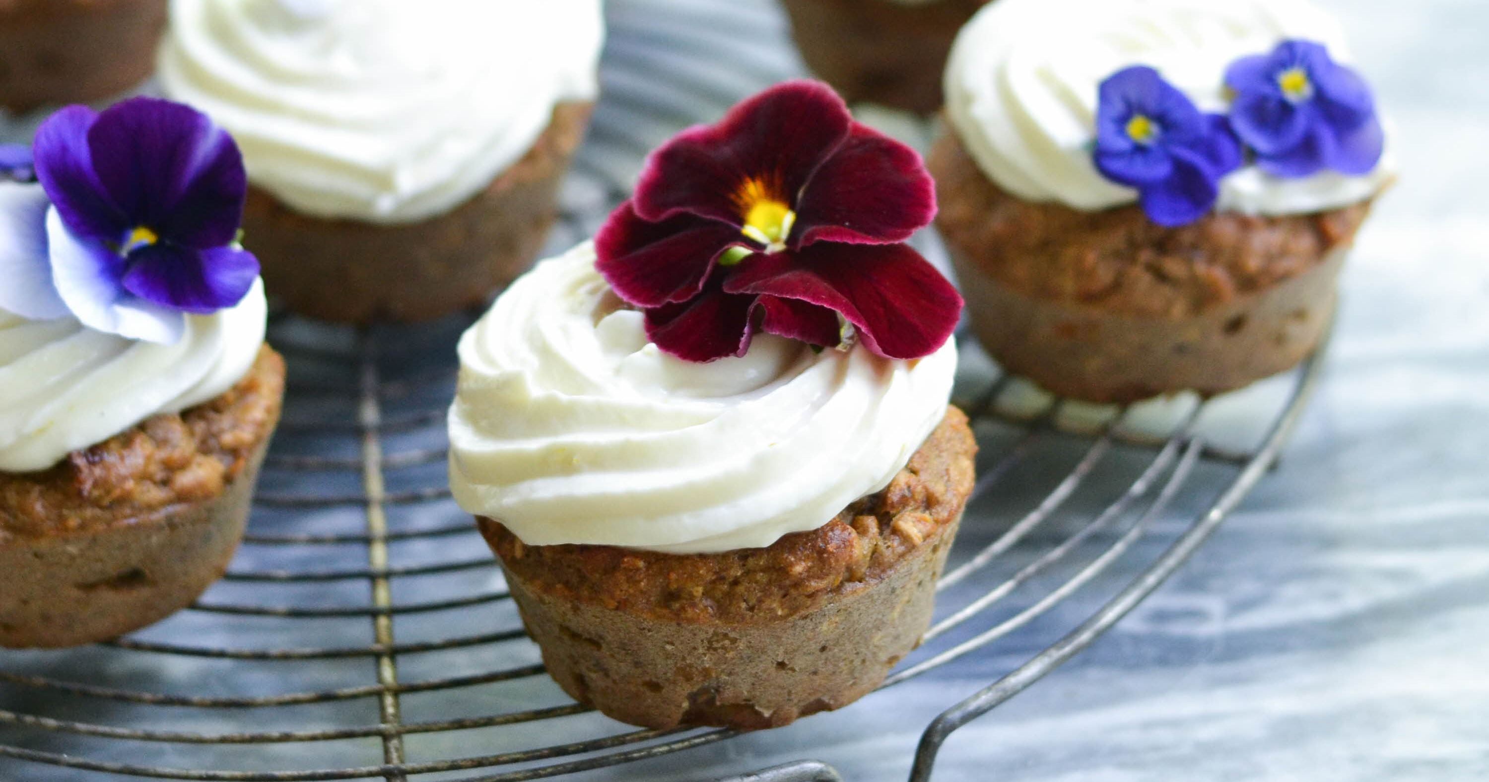 Gulerodsmuffins med ingefær og dadler