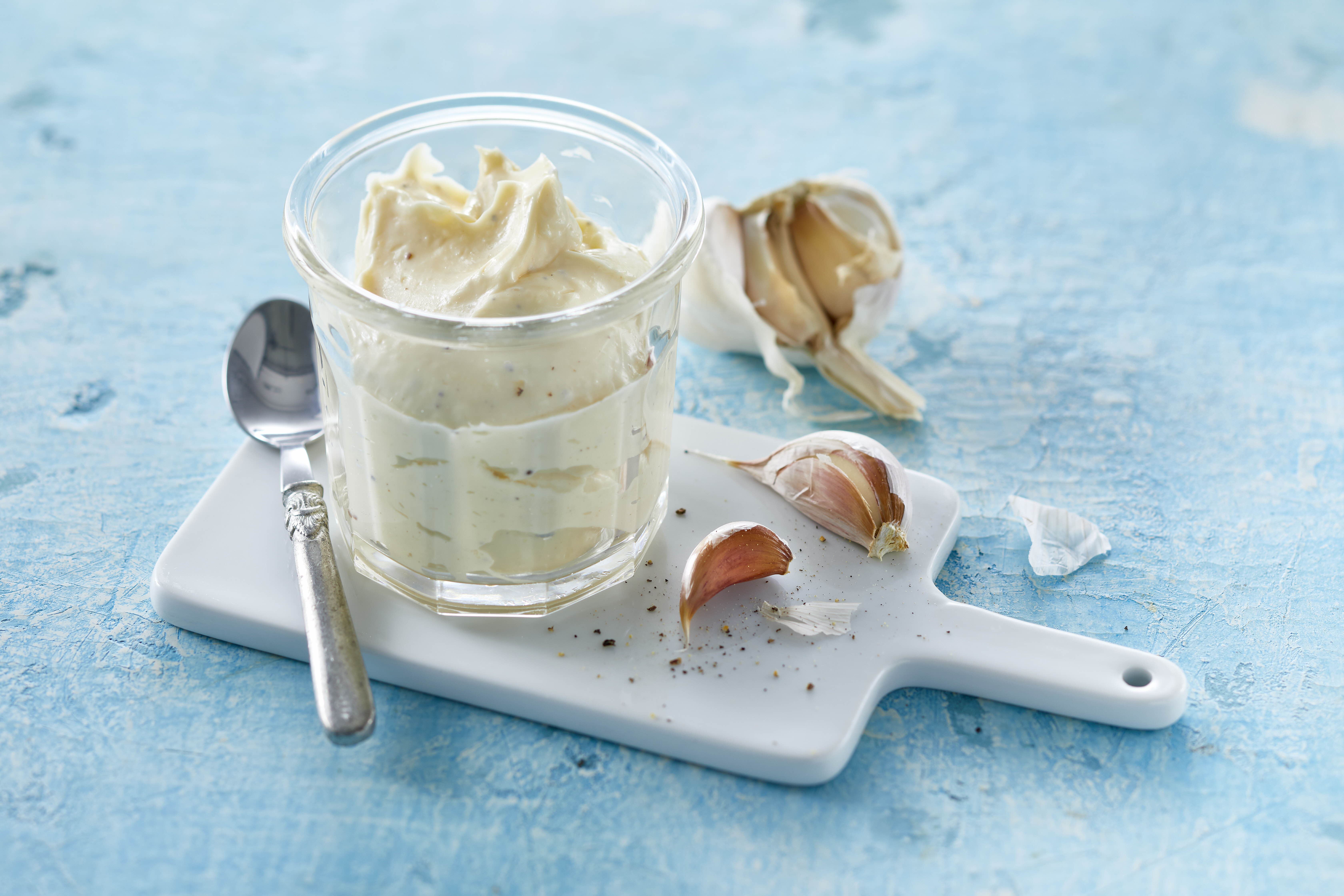 Aioli Nem og hjemmelavet aioli til dip eller dressing Opskrift Arla Arla