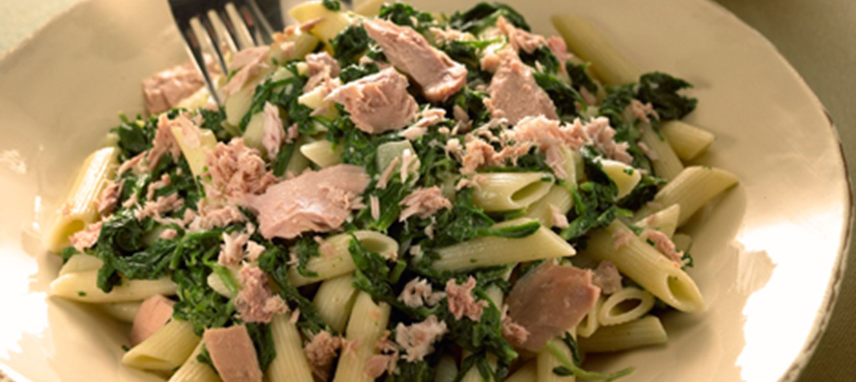 Pasta med tun og spinat