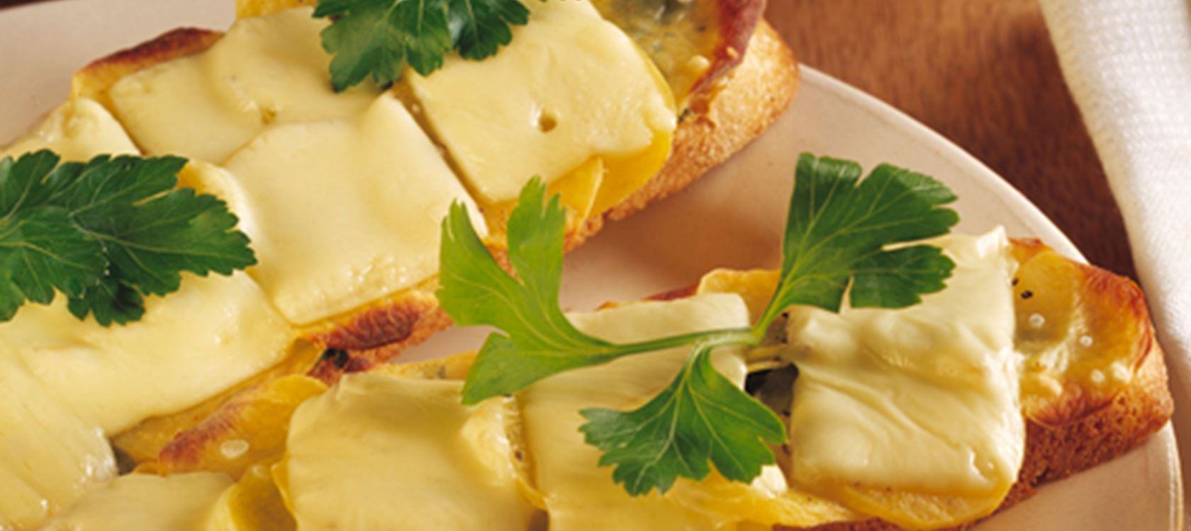 Kartoffelostebrød