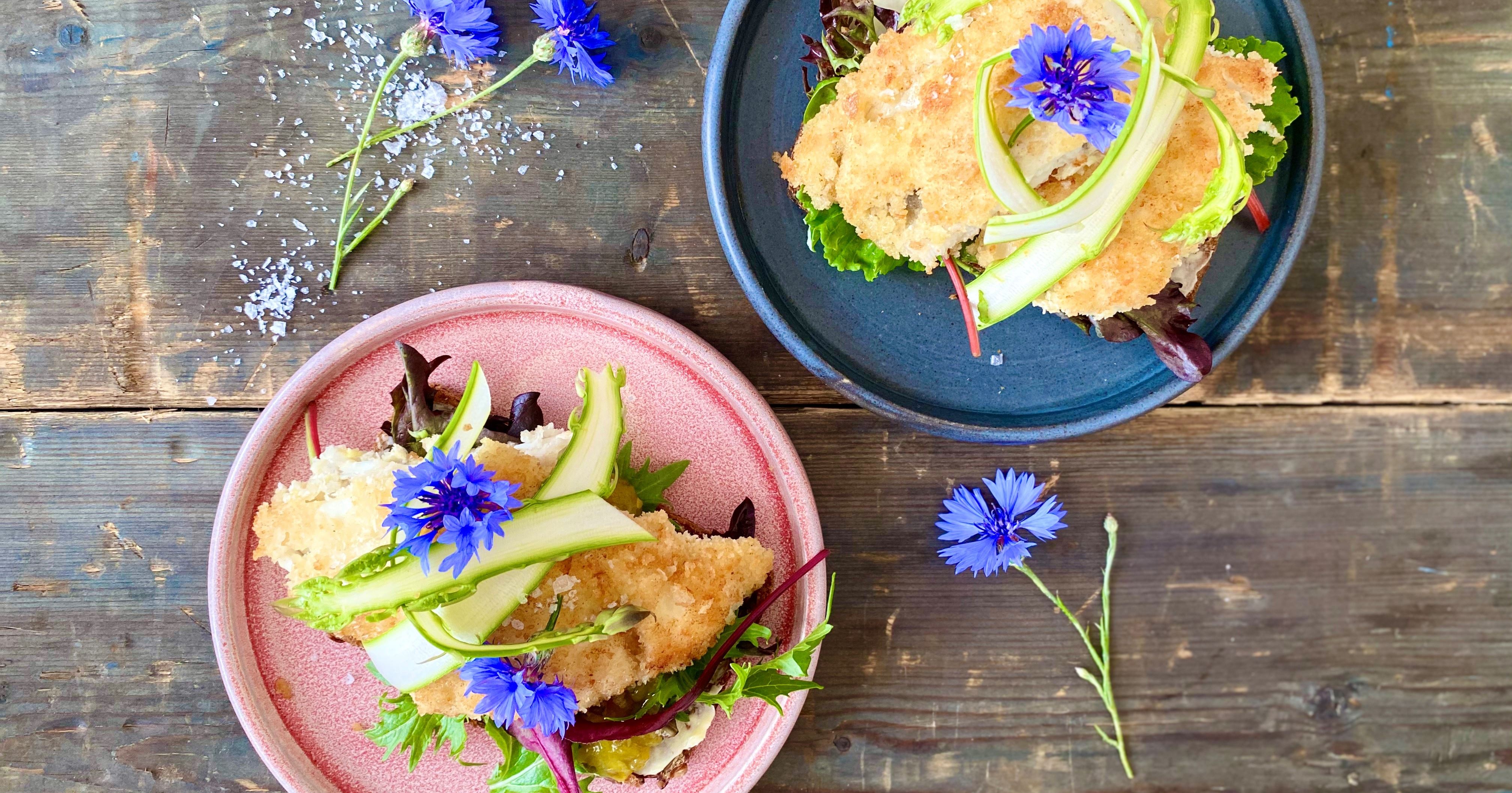 Smørrebrød med paneret fisk