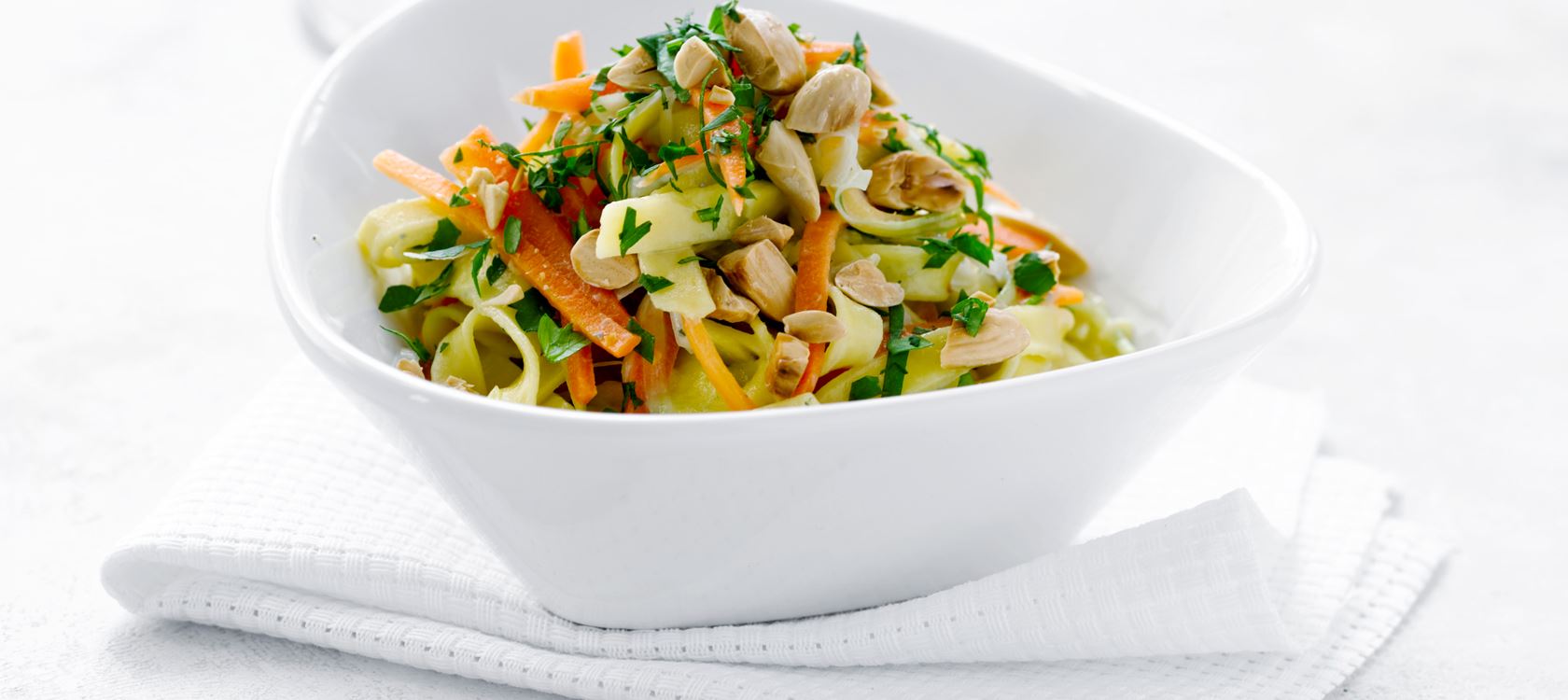 Pasta med mandler og grønt