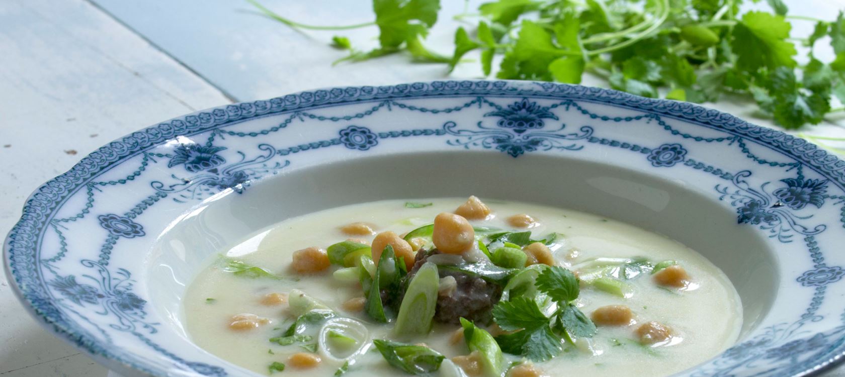Persisk yoghurtsuppe
