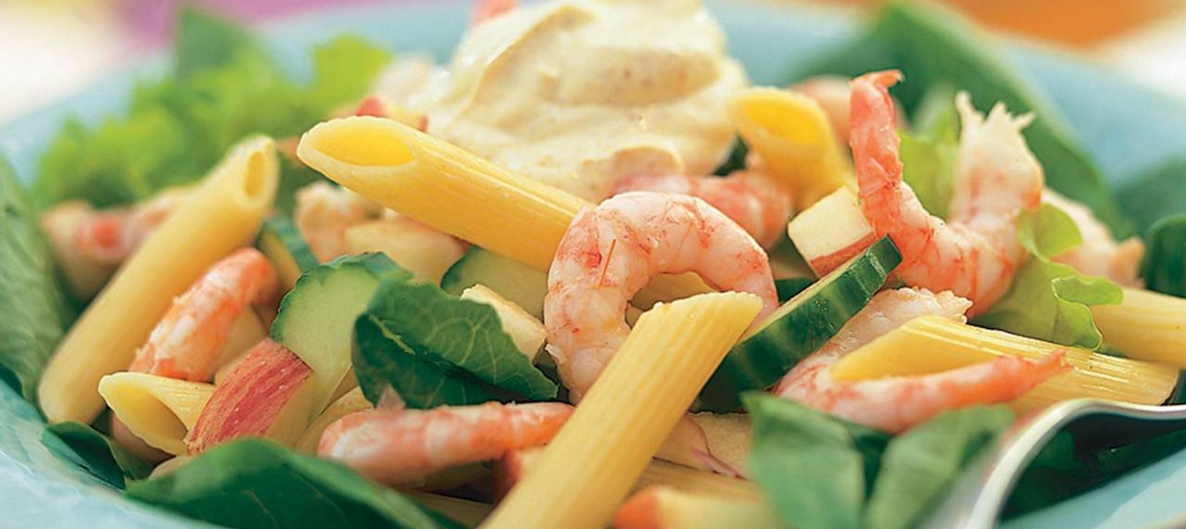 Itämainen katkarapu-pastasalaatti