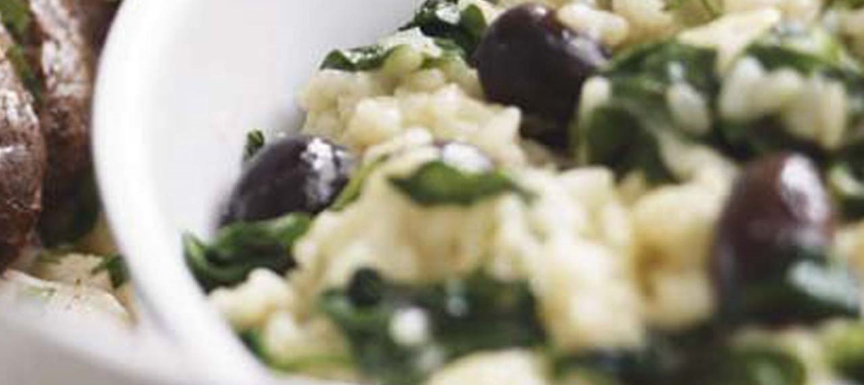 Pinaatti-oliivirisotto