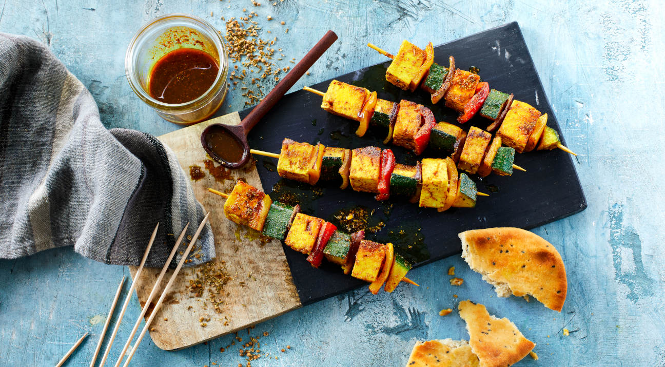 Grillatut paneer-kasvisvartaat