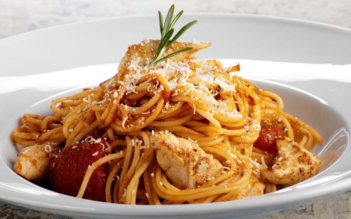Esitellä 52+ imagen kana tomaattikastike pasta