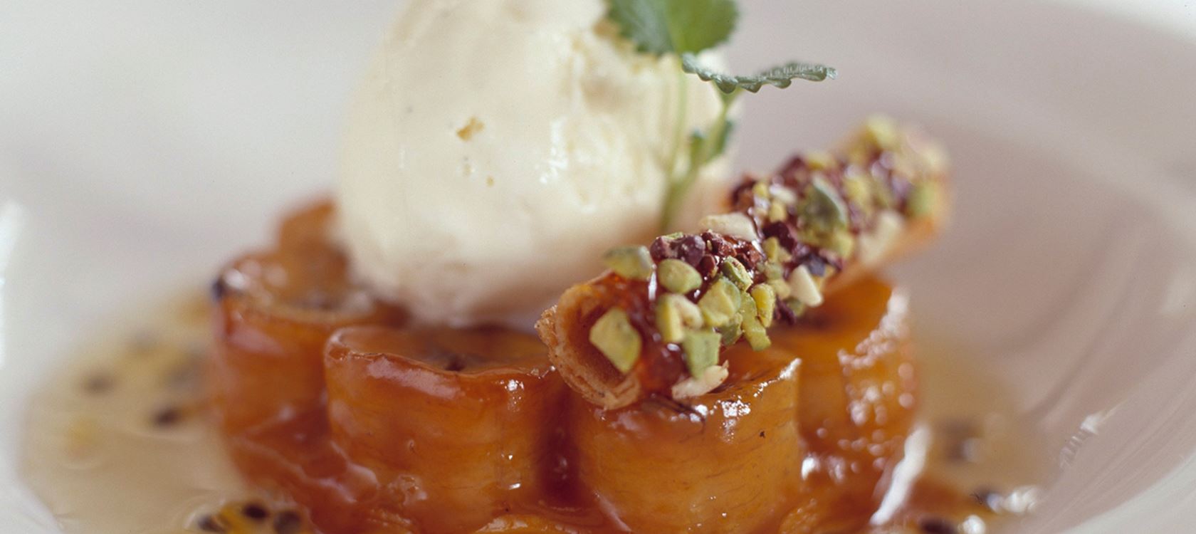 Banaani Tarte Tatin ja vaniljajäädyke