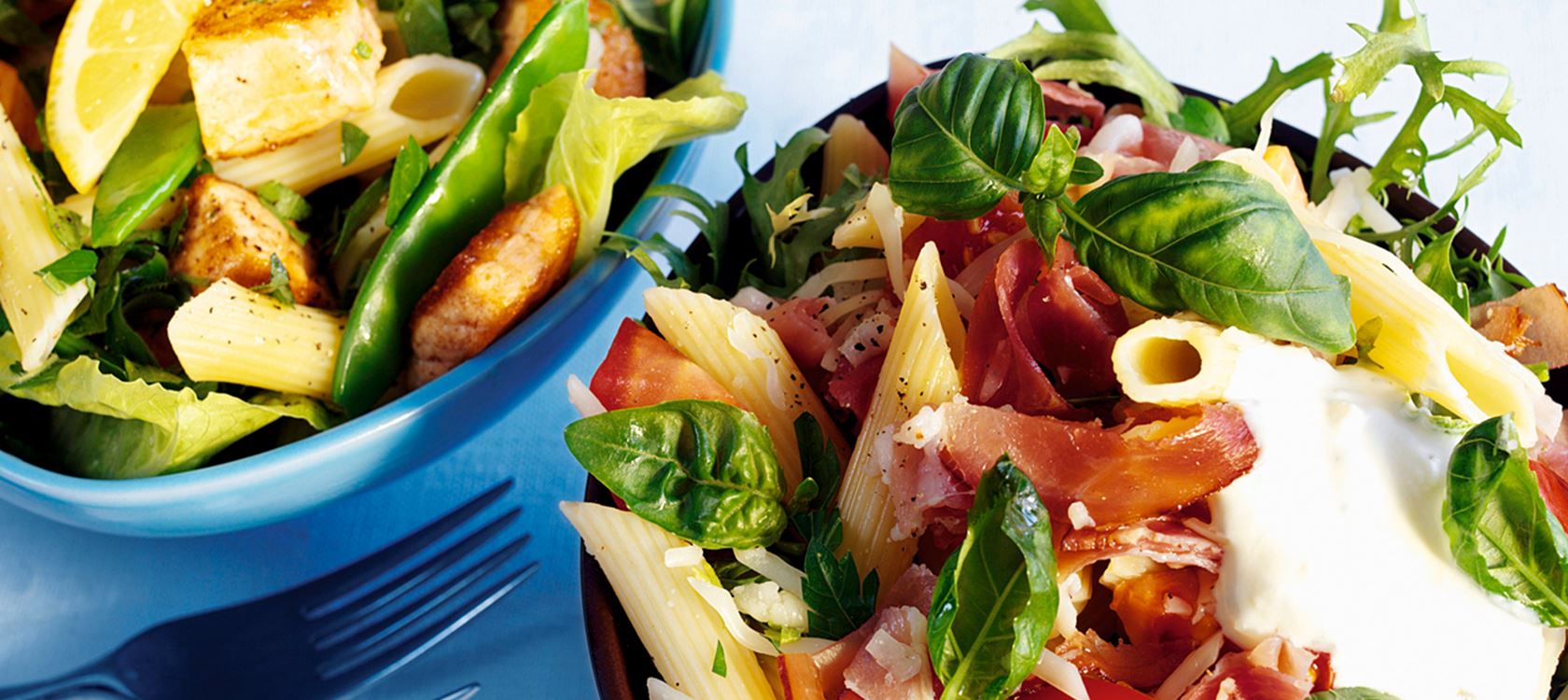 Muunneltava lämmin pastasalaatti