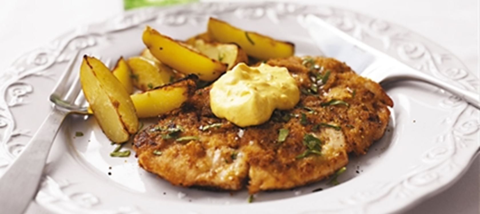Sinappiset kalkkunaleikkeet ja sahrami-tomaattikastike