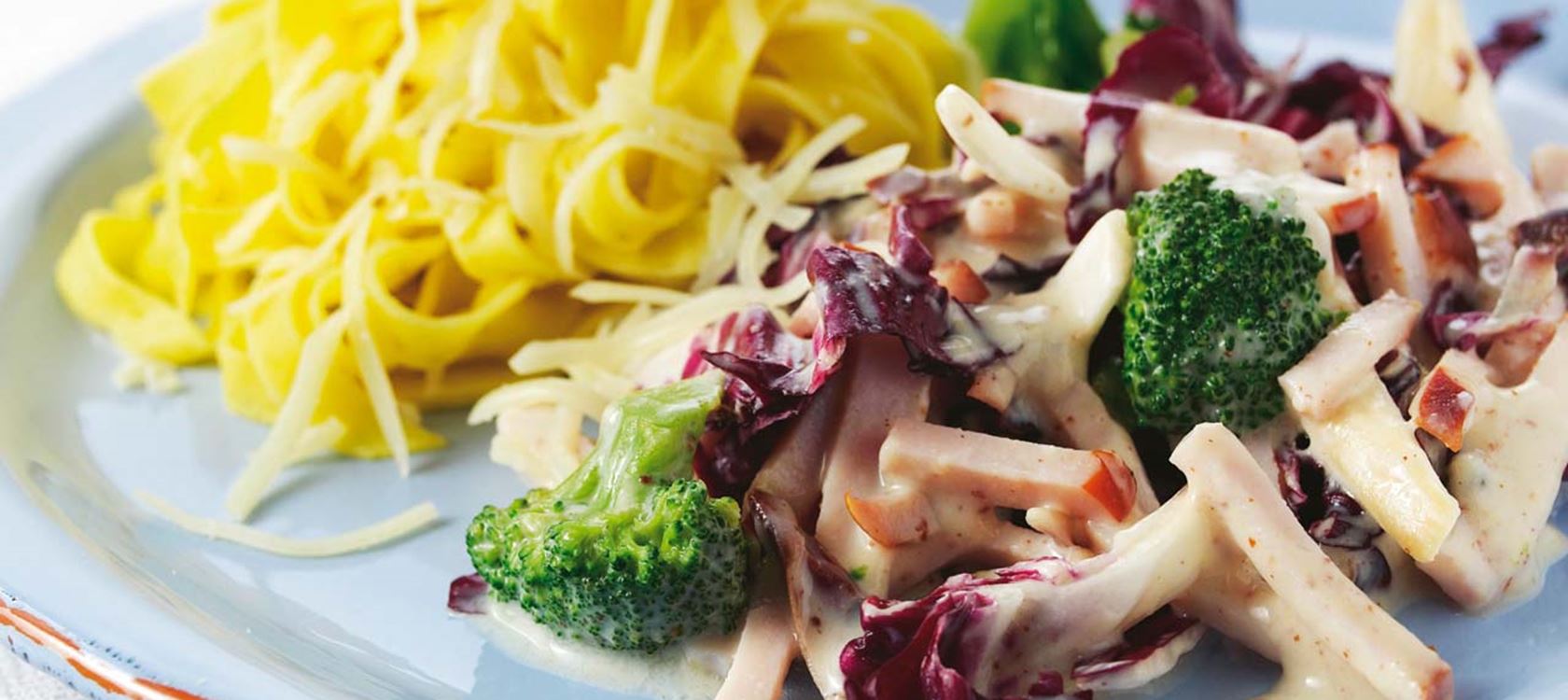 Kinkku-parsakaalipasta