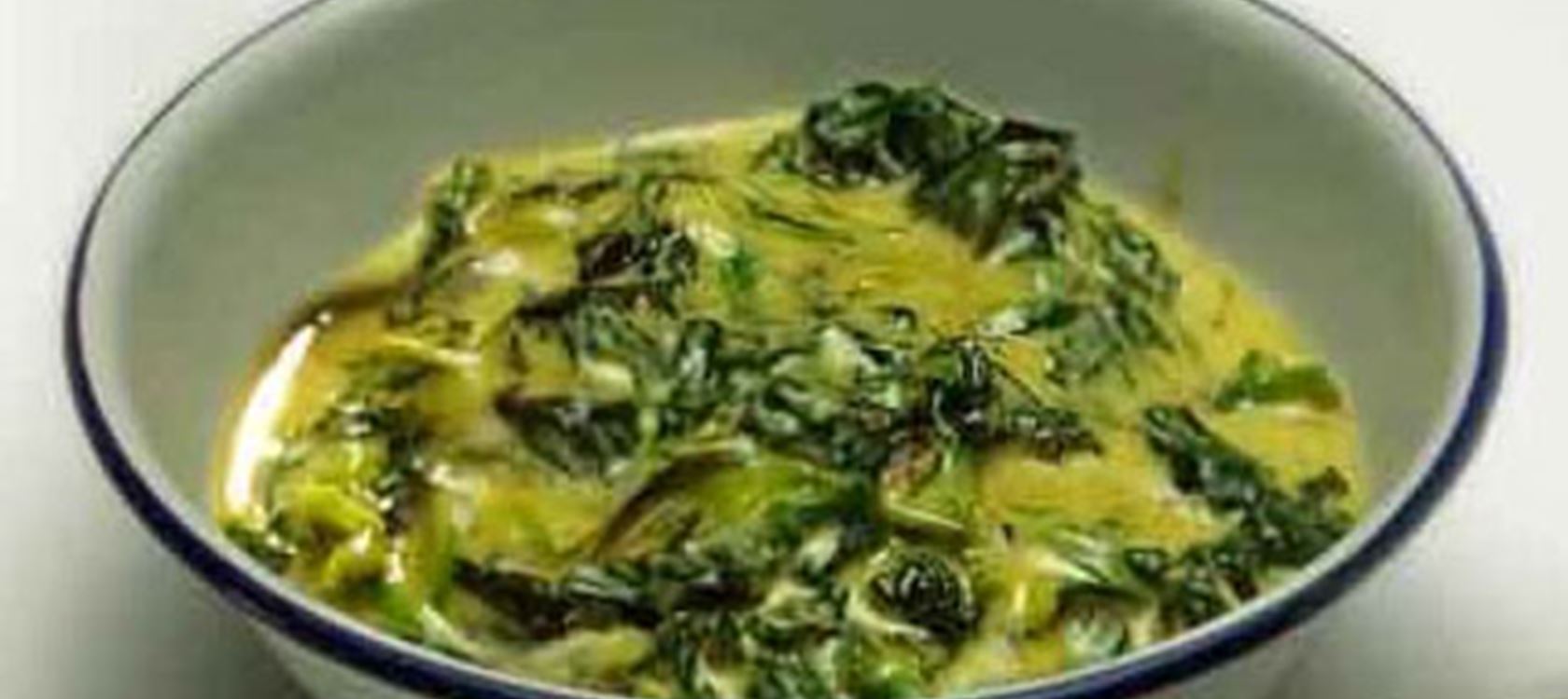 Kookoshaudutettu pinaatti