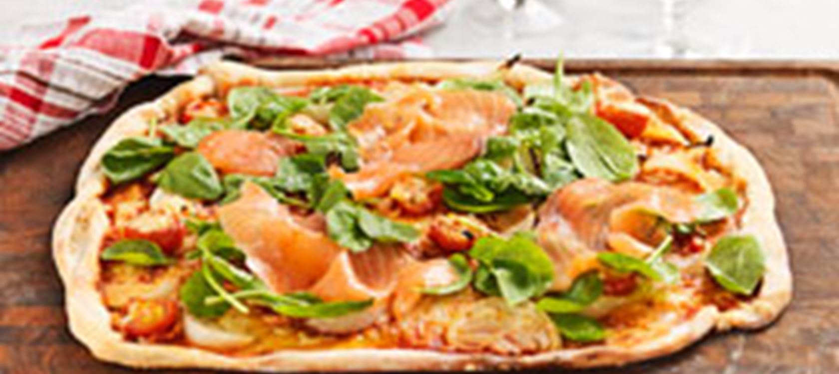 Pinaatti-lohipizza