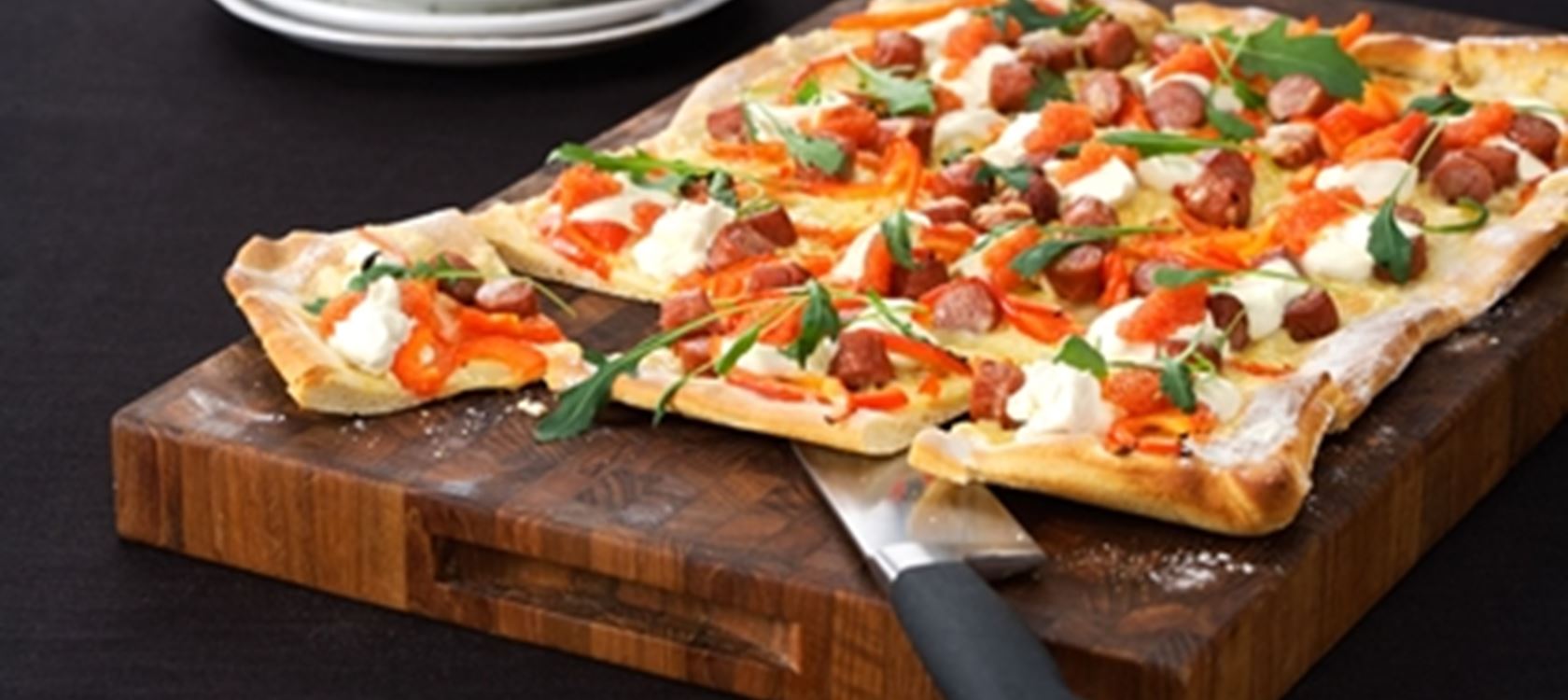 Kabanossi-smetanapizza