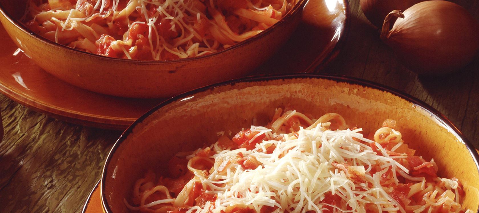 Pastaa tomaattikastikkeessa