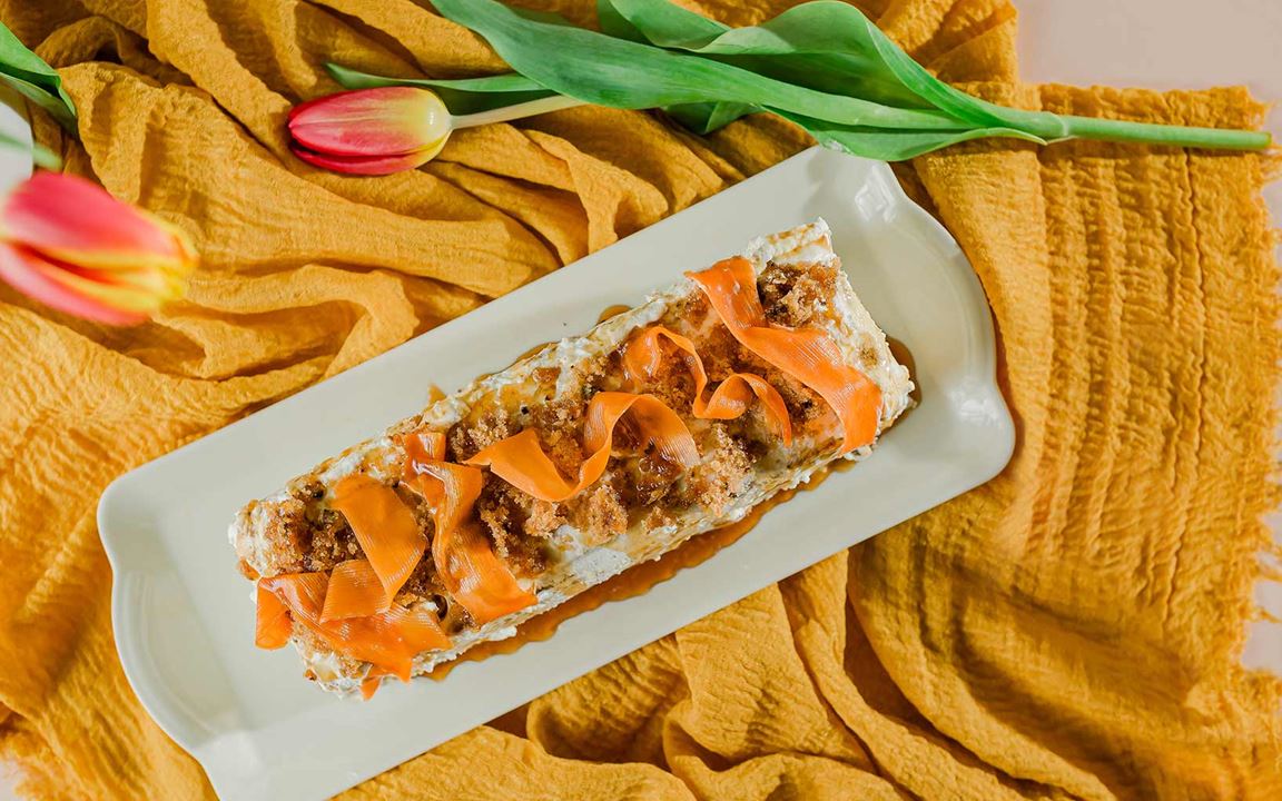 Τούρτα carrot cake με κρέμα τσουρέκι