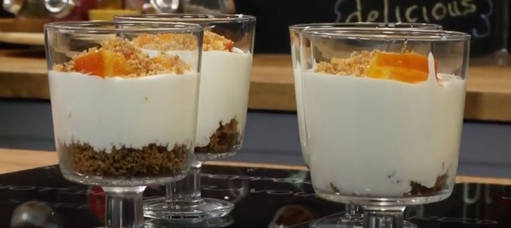 Cheesecake με πορτοκάλι στο ποτήρι