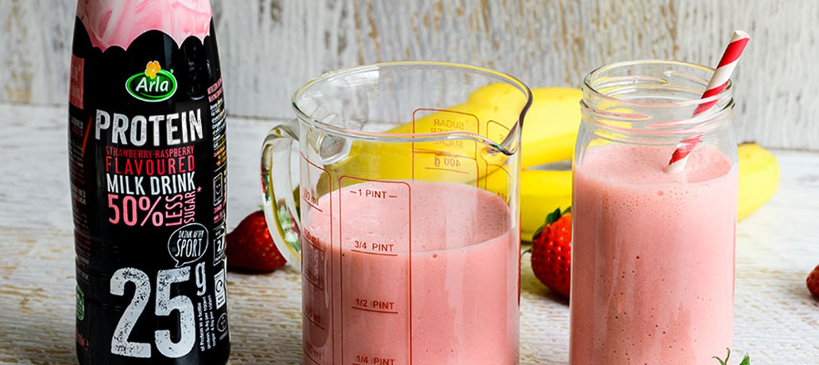 Smoothie με ρόφημα γάλακτος Arla Protein φράουλα, μπανάνα και μέλι