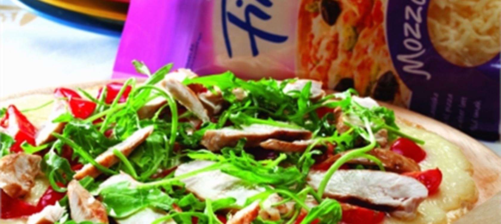 Πίτσα με κοτόπουλο και Finello Mozzarella