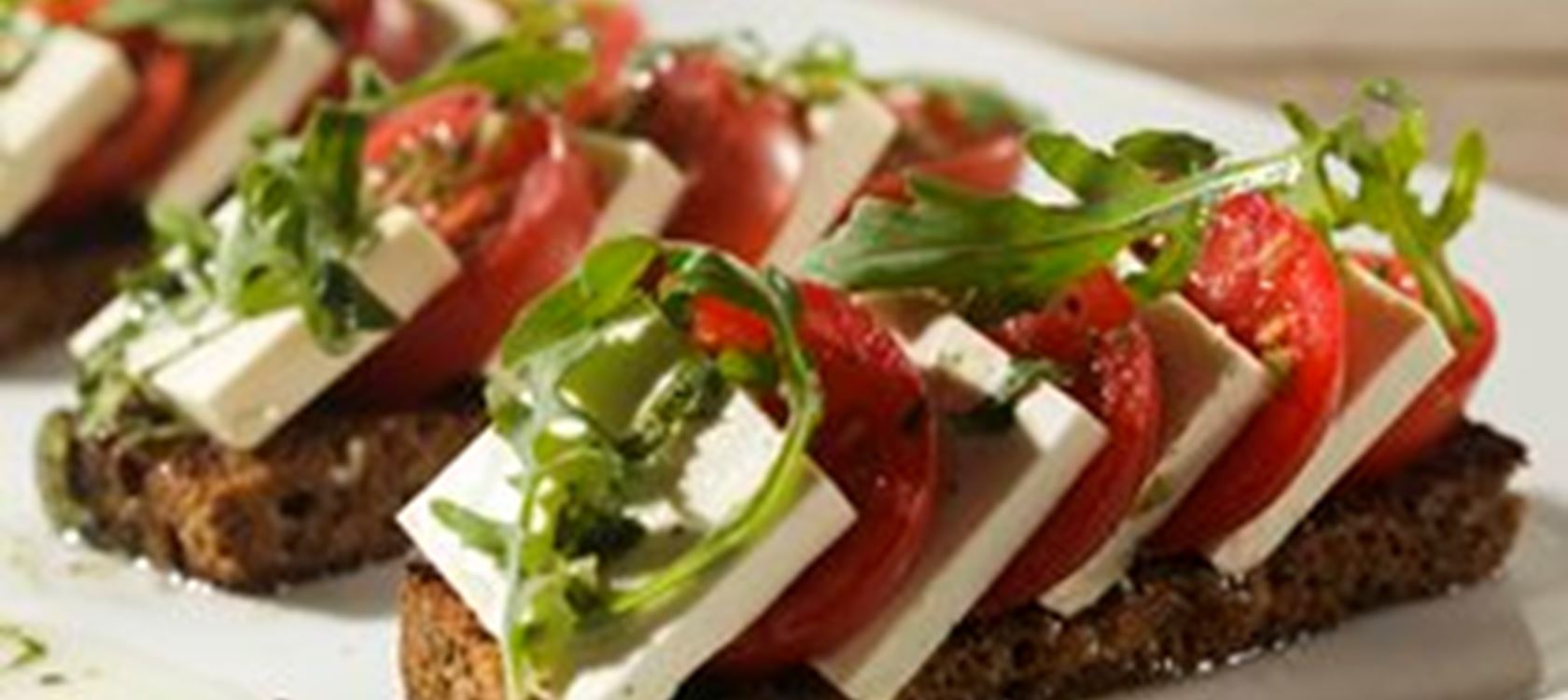 Salade Caprese met citrusdressing