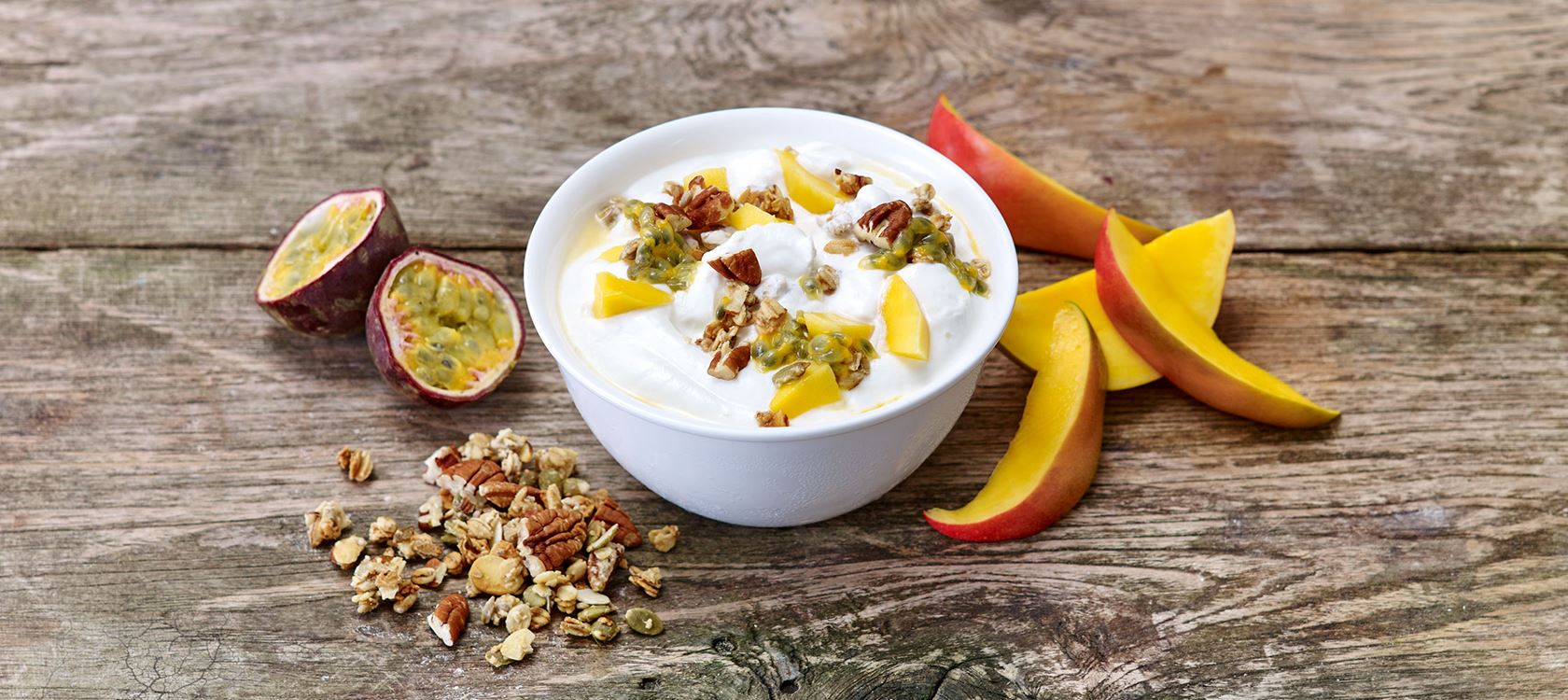 Skyr naturel met mango en passievrucht