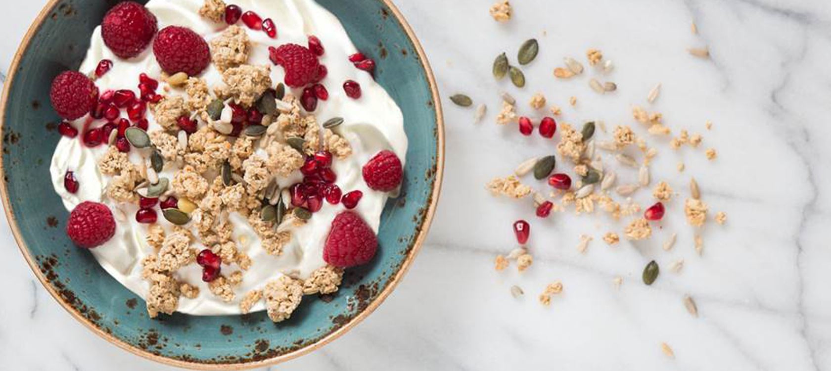 Arla Skyr met granola