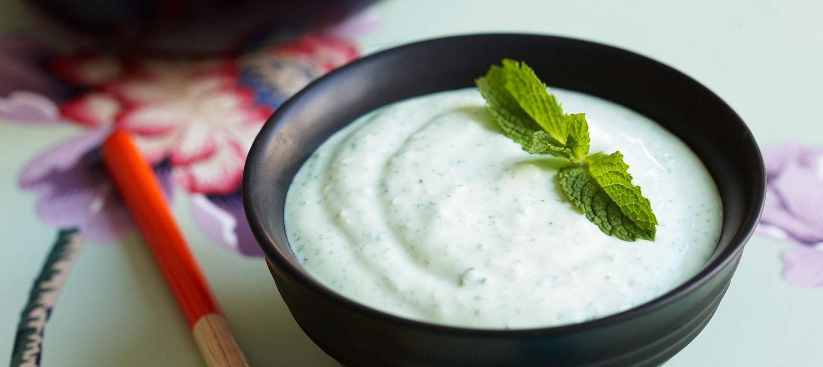 Lacosevrije munt yoghurtdip
