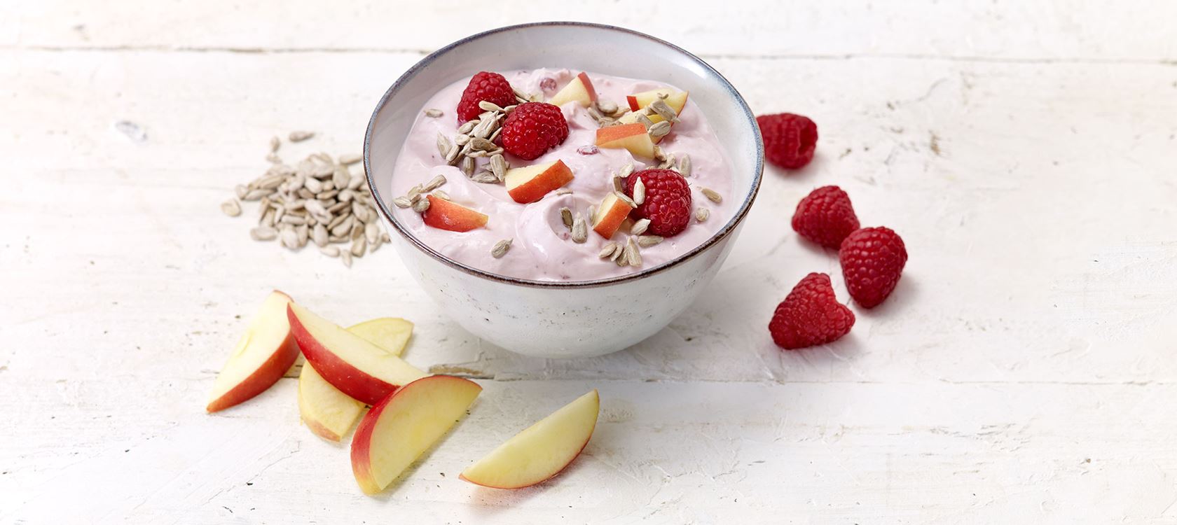 Skyr bosfruit met appel en frambozen