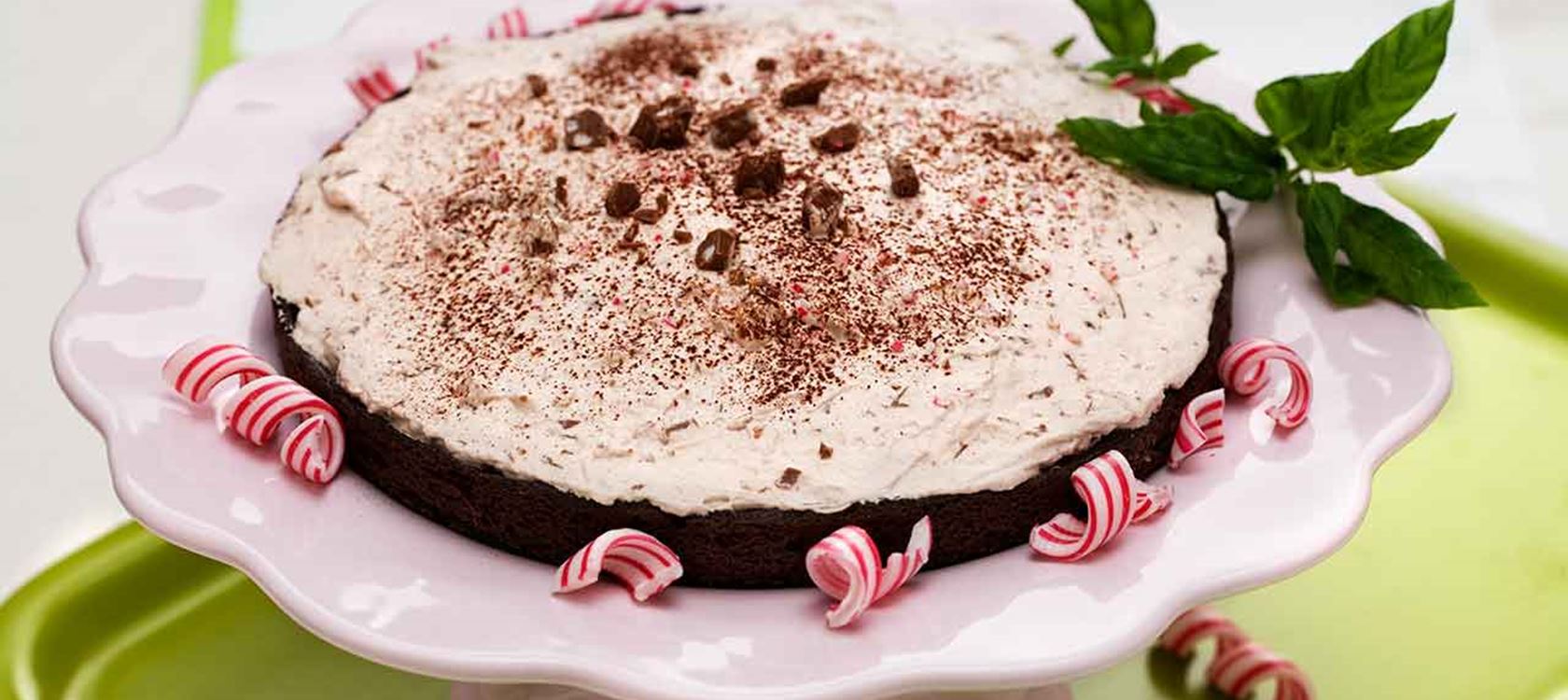 Kladdkaka med polka-chokladgrädde