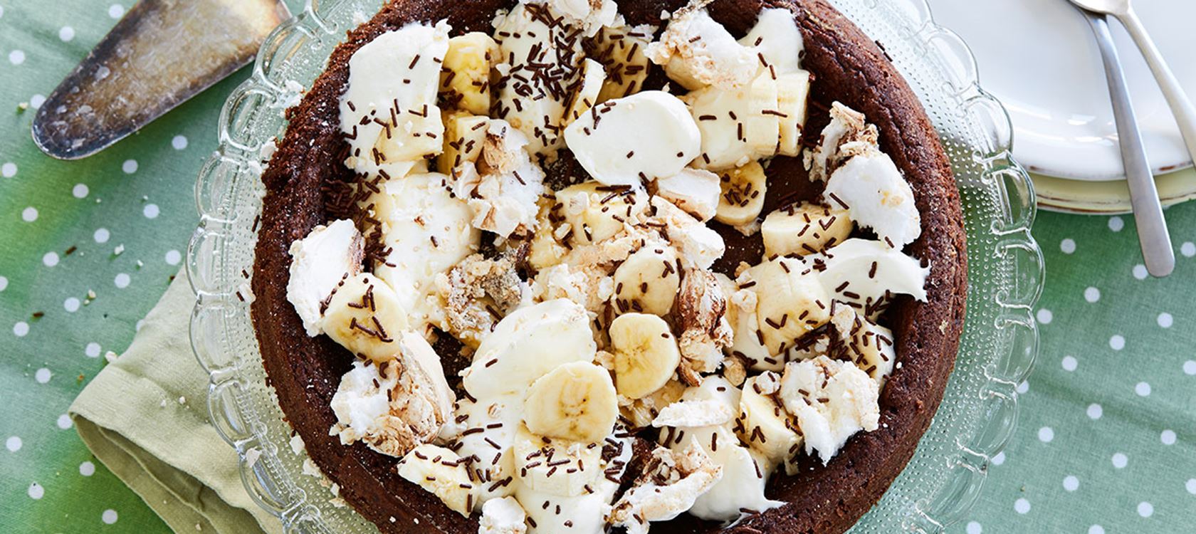 Kladdkaka med marängsviss-topping