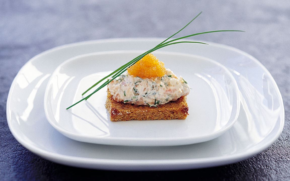Havets tartar med löjrom