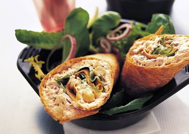 Wrap med tonfisk och kikärtor