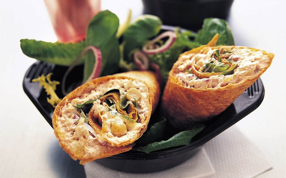 Wrap med tonfisk och kikärtor