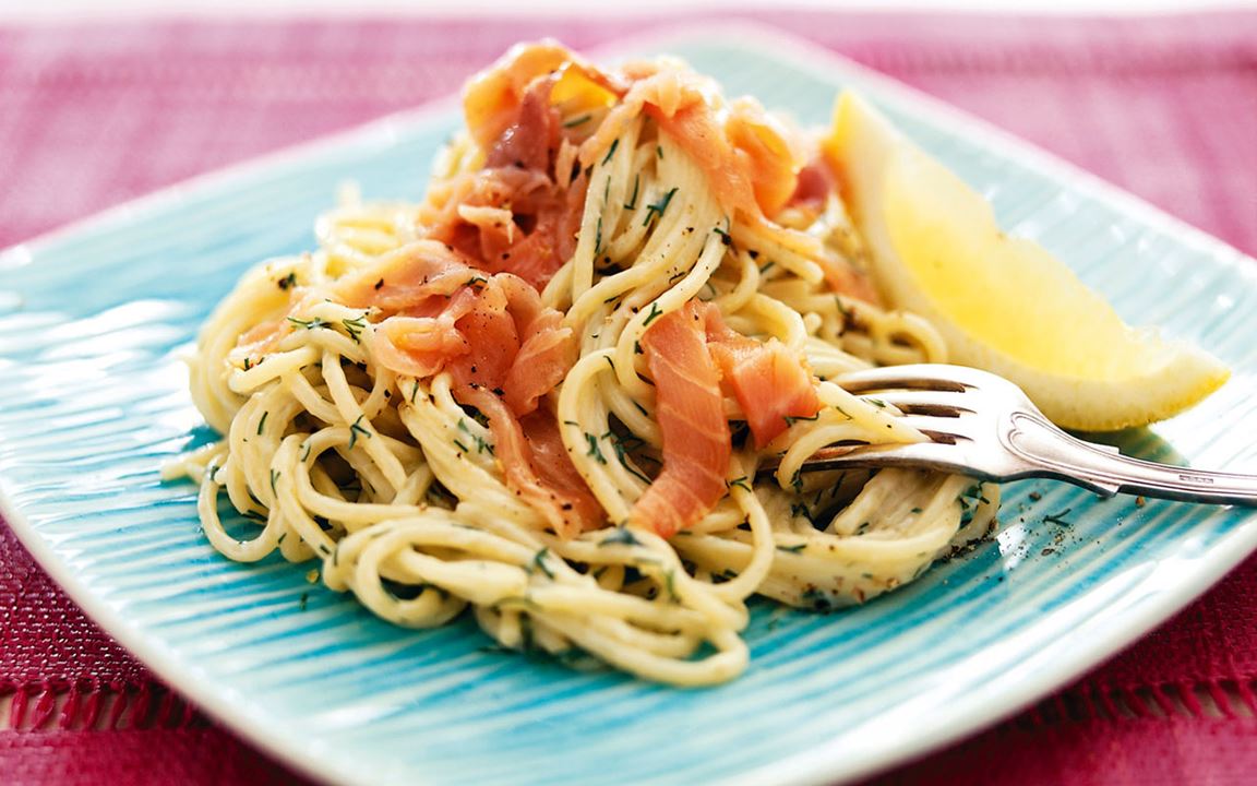 Laxpasta med citron och wasabi