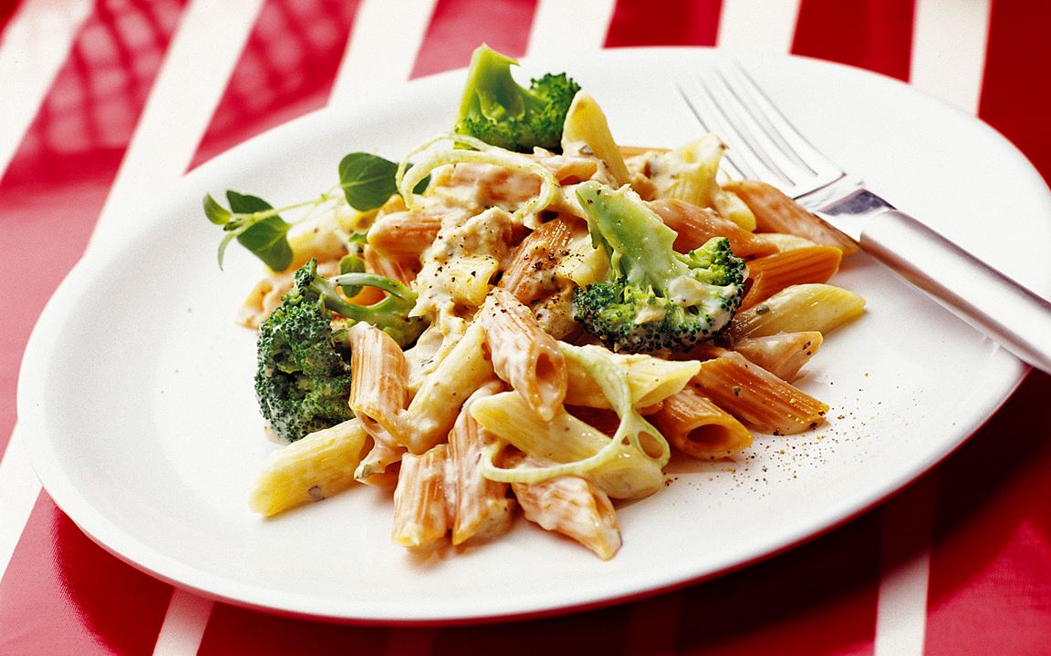 Pasta med krämig tonfisksås
